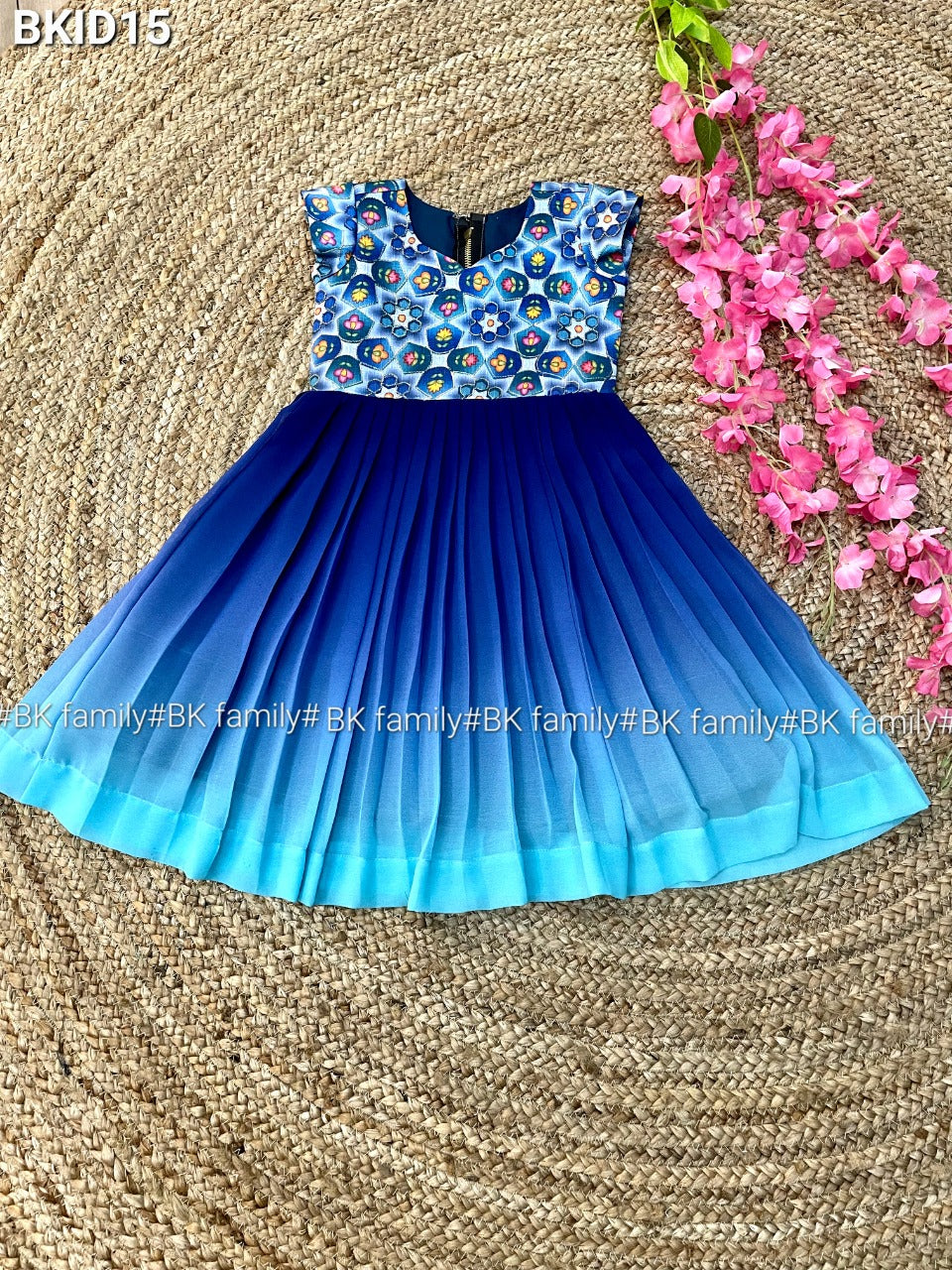 Blue Lace Princess Evening Gown For Little Girls Spaghetti Straps, Bow  Detail, Floor Length, Perfect For Pageants, Weddings, And Formal Events In  2022 From Chicweddings, $102.91 | DHgate.Com